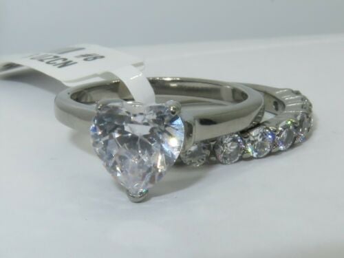 Jewellery Kingdom Cubic Zirconia Stainless Steel Wedding Engagement Heart Ring Set Secondary image