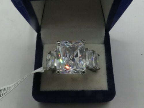 Jewellery Kingdom Emerald Cut Clear Cubic Zirconia 6 Carat Ladies Ring (Silver) - Rings - British D'sire