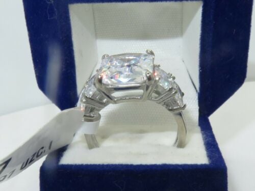 Jewellery Kingdom Emerald Cut Clear Cubic Zirconia 6 Carat Ladies Ring (Silver) - Rings - British D'sire