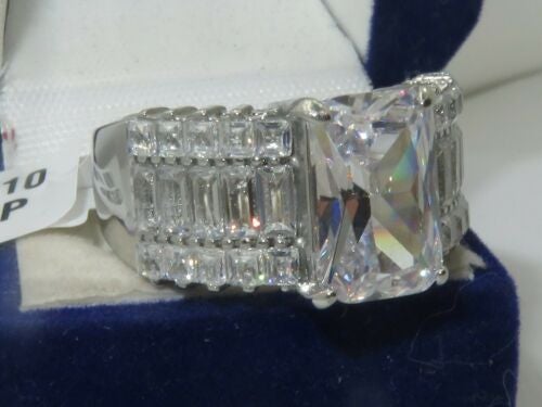 Jewellery Kingdom Emerald Princess Cut Stainless Steel Channel Cocktail Ladies Cubic Zirconia Ring (Silver) - Jewelry Rings - British D'sire