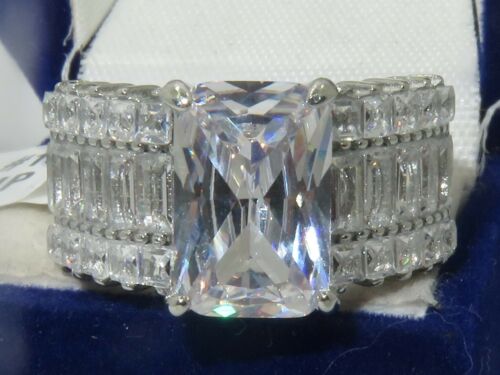 Jewellery Kingdom Emerald Princess Cut Stainless Steel Channel Cocktail Ladies Cubic Zirconia Ring (Silver) - Jewelry Rings - British D'sire