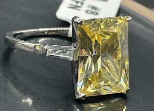 Jewellery Kingdom Ladies Citrine Emerald Cut Cubic Zirconia Stainless Steel 11 Carat Baguettes Ring Secondary image