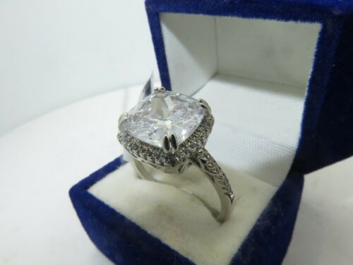 Jewellery Kingdom Ladies Cushion Cut 6 Carat Cz Rhodium Accents Sparkling Clear Ring (Silver) Secondary image