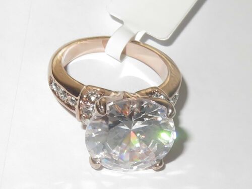 Jewellery Kingdom Ladies Cushion Cut Solitaire Accents 4k Ring (Gold) - Rings - British D'sire