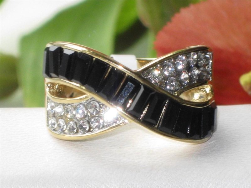 Jewellery Kingdom Ladies Gold Crossover Cz Steel 18kt Emerald Cut Jet Dress Ring (Black) Secondary image
