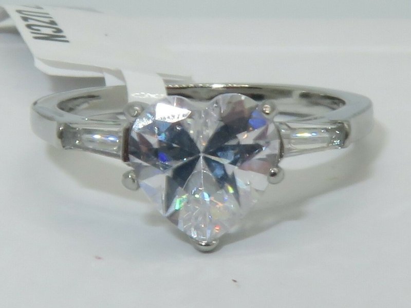 Jewellery Kingdom Ladies Heart Baguettes Engagement 2 Carat Stainless Steel Ring Secondary image
