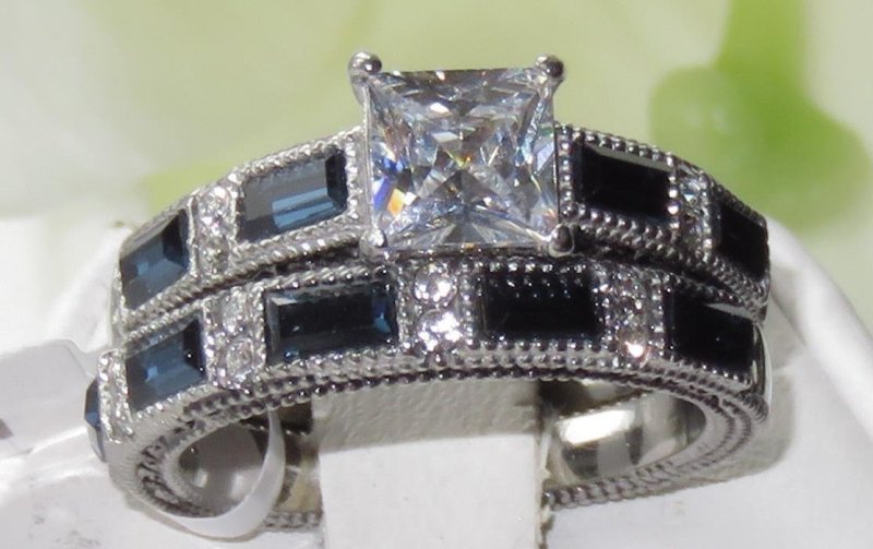 Jewellery Kingdom Ladies Sapphire Emerald Princess Engagement Wedding Band Steel Ring Set Secondary image