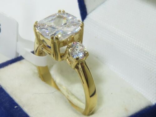 Jewellery Kingdom Ladies Three Cushion Cut 4K Ring (Gold) - Rings - British D'sire