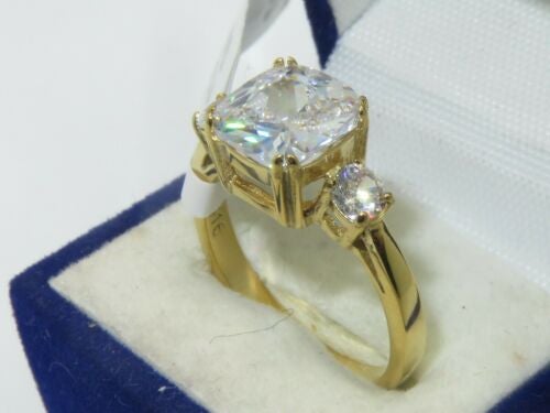 Jewellery Kingdom Ladies Three Cushion Cut 4K Ring (Gold) - Rings - British D'sire