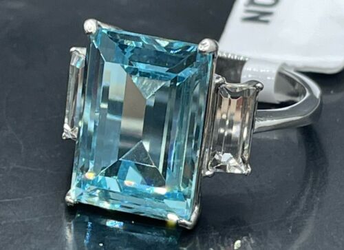 Jewellery Kingdom Radiant Topaz Cut Cubic Zirconia 8 Carat Three Stone Ladies Ring (Blue Silver) Secondary image