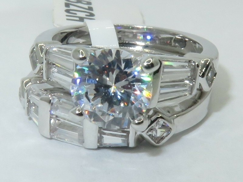 Jewellery Kingdom Solitaire Baguettes Silver Ladies Wedding Ring Band Set Secondary image