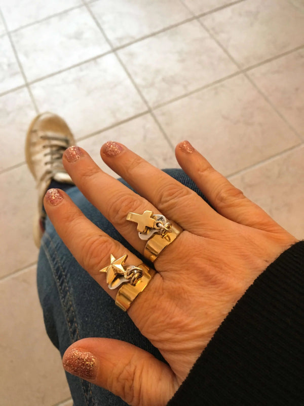 Star Ring in Gold. Stackable rings. Star Jewelry, Charm Ring. - rings, anelli - British D'sire