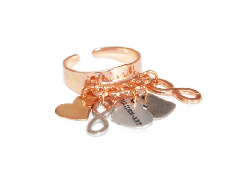 Statement ring in gold rose with infinity and hearts charms. - rings, anelli - British D'sire